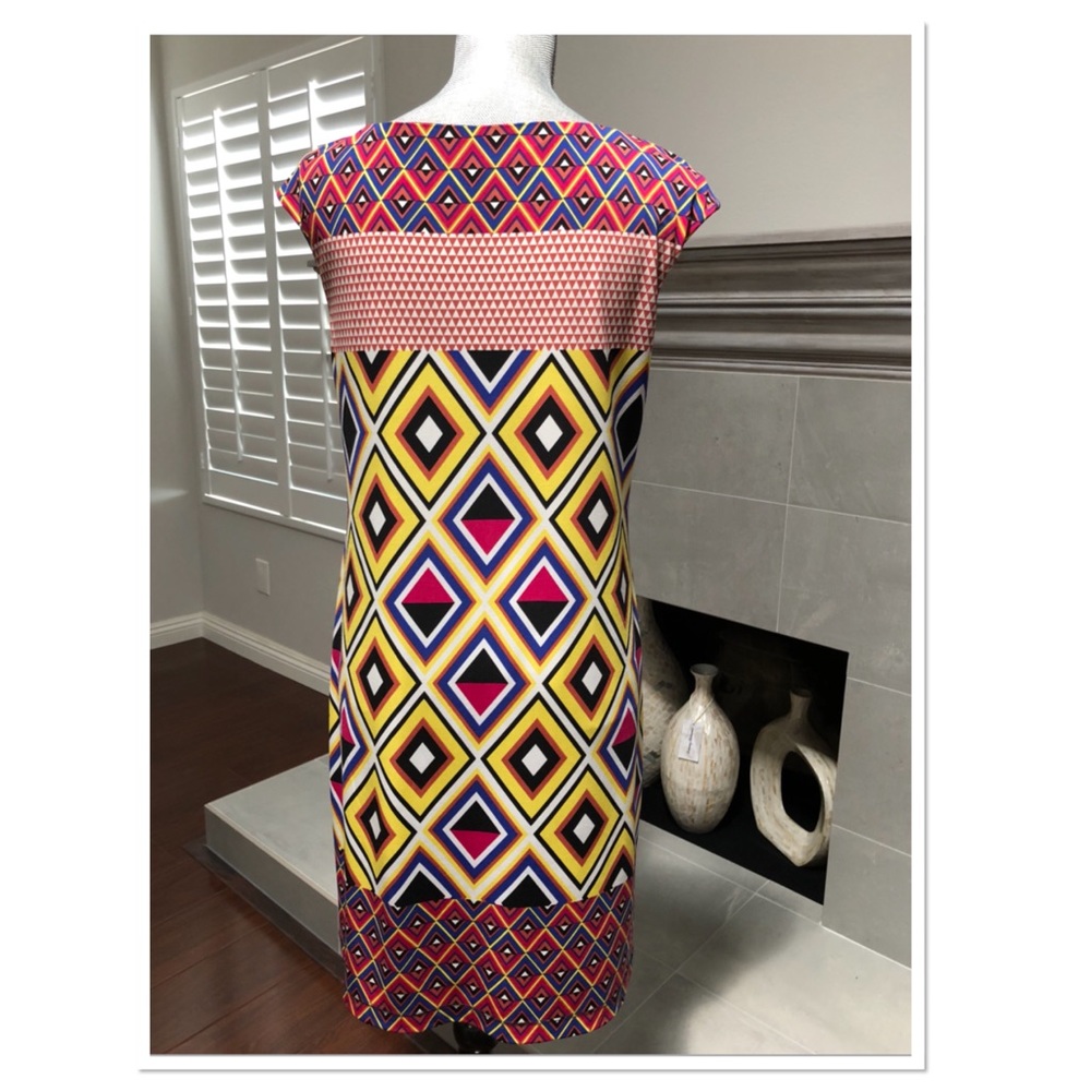 Diamonds and Triangles dress - Picture 3 of 4
